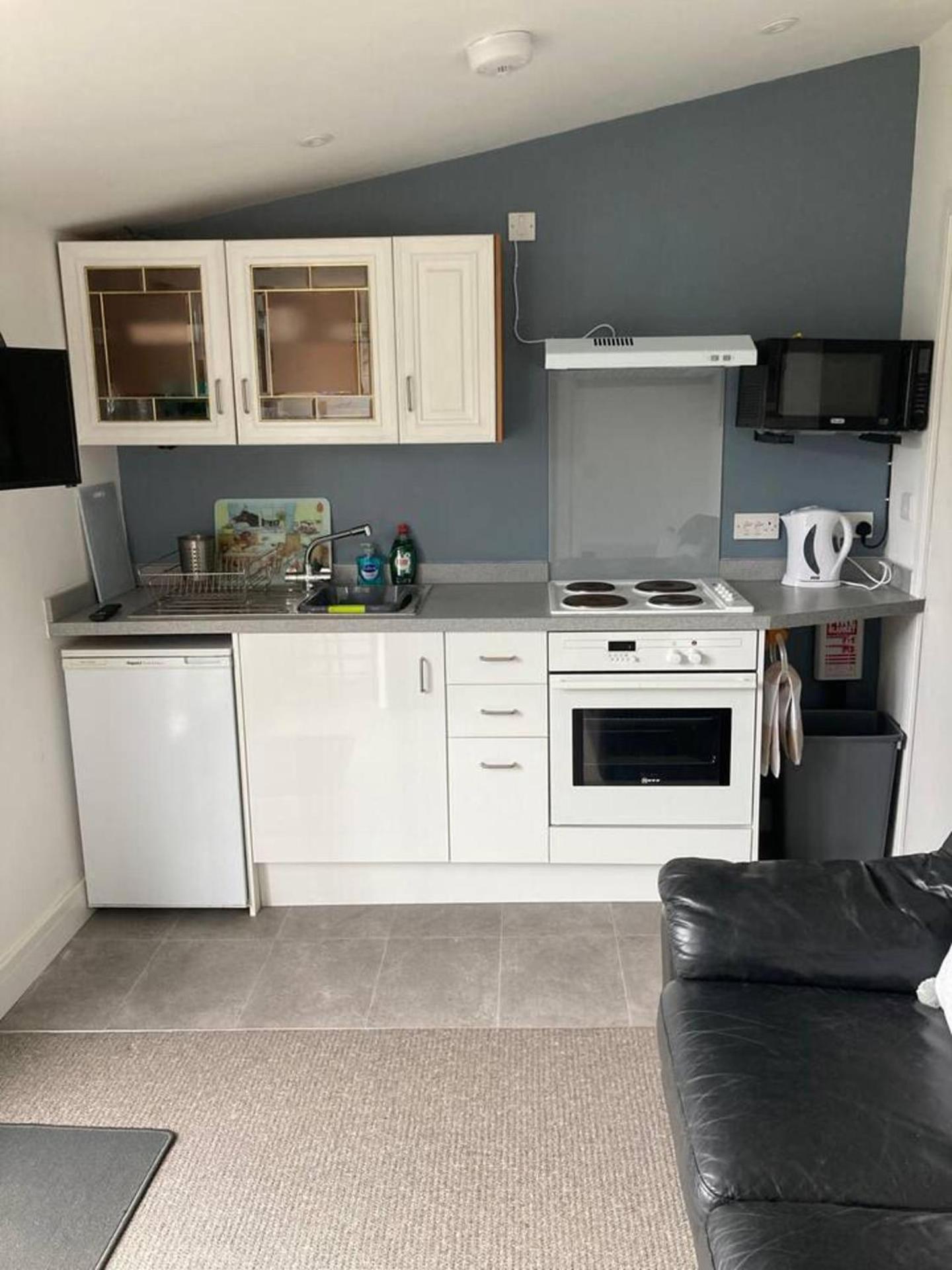 Praa Sands - Apartment - Sleeps 2 - Parking Bagian luar foto